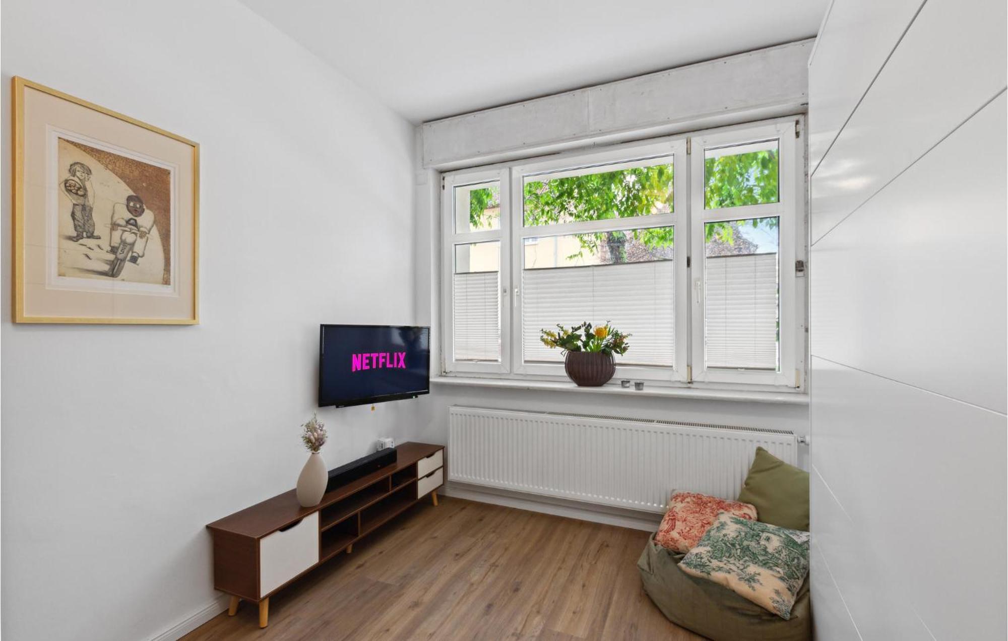 Pet Friendly Apartment In Naumburg With Kitchen Exteriör bild