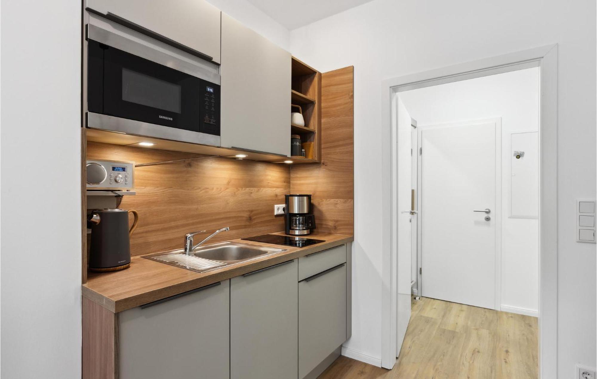 Pet Friendly Apartment In Naumburg With Kitchen Exteriör bild