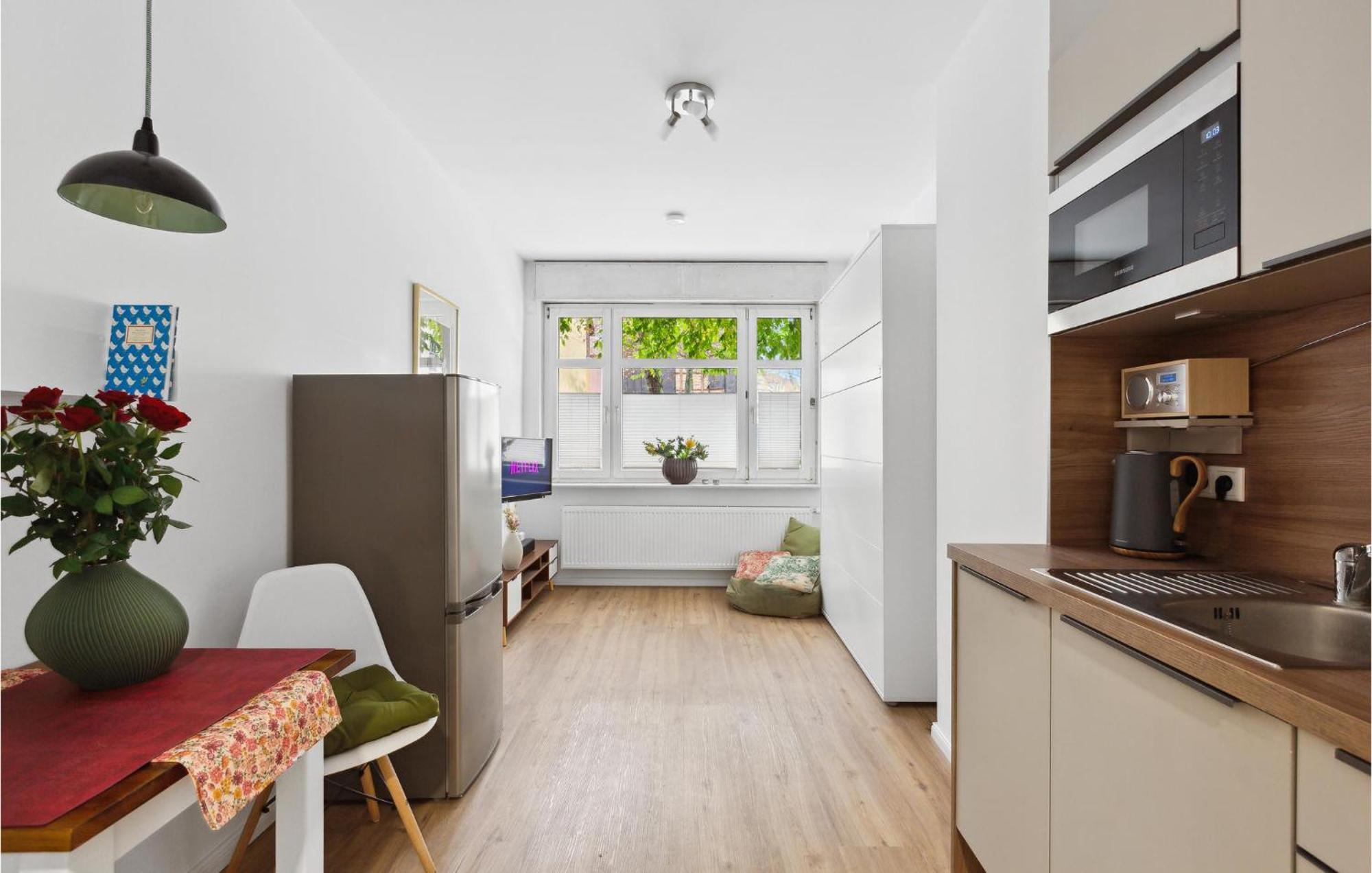 Pet Friendly Apartment In Naumburg With Kitchen Exteriör bild