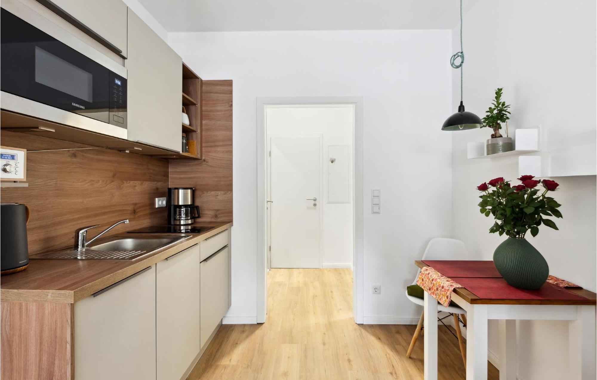 Pet Friendly Apartment In Naumburg With Kitchen Exteriör bild