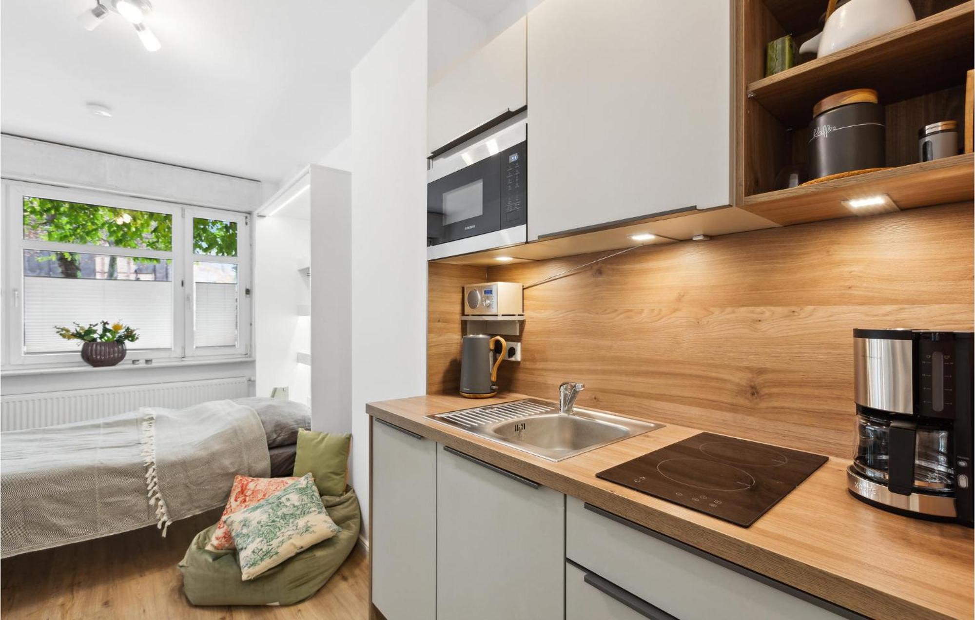 Pet Friendly Apartment In Naumburg With Kitchen Exteriör bild
